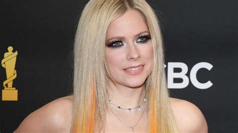 avril lavigne naked|Avril Lavigne .